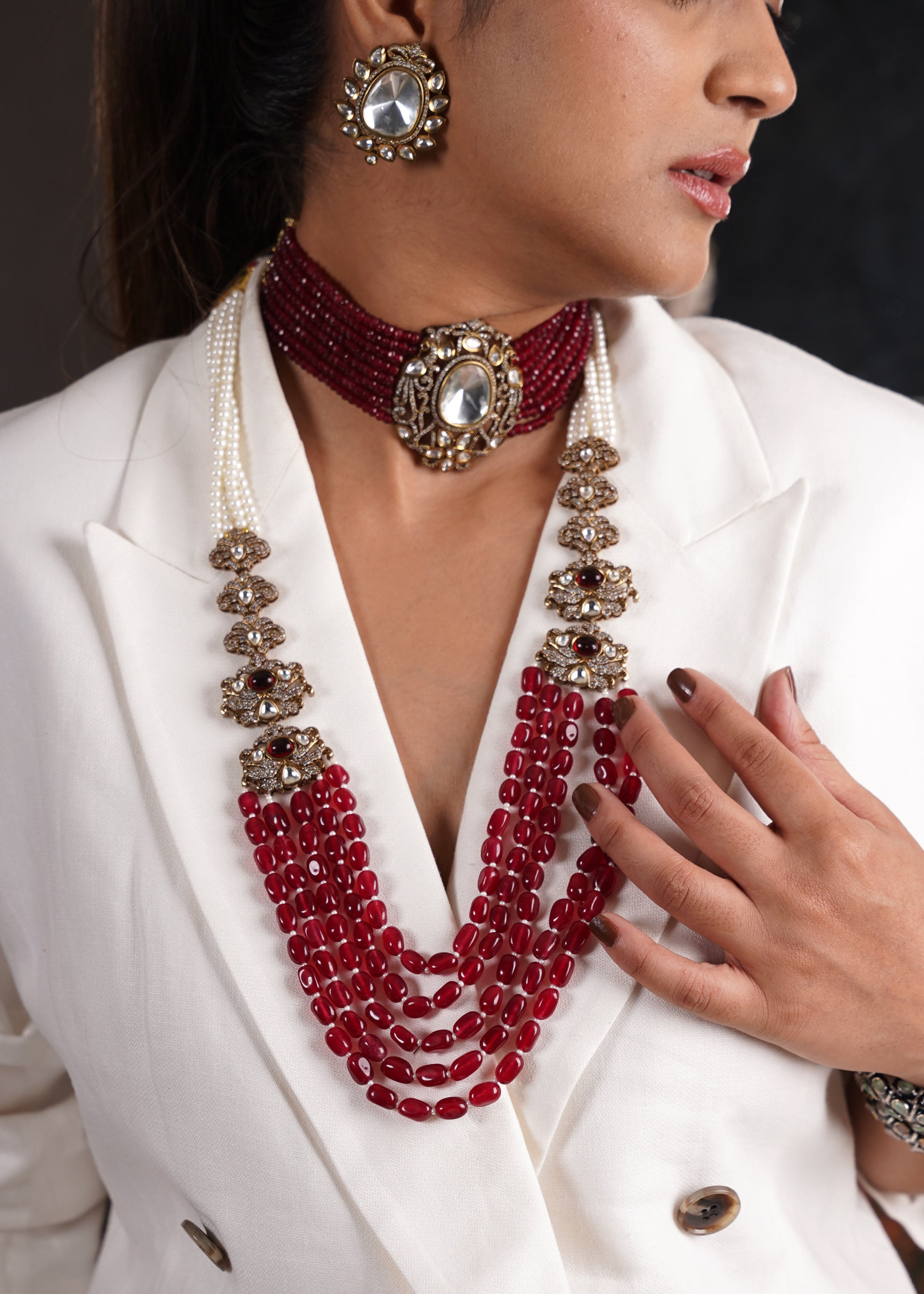 NECKLACE SETS AND CHAINS