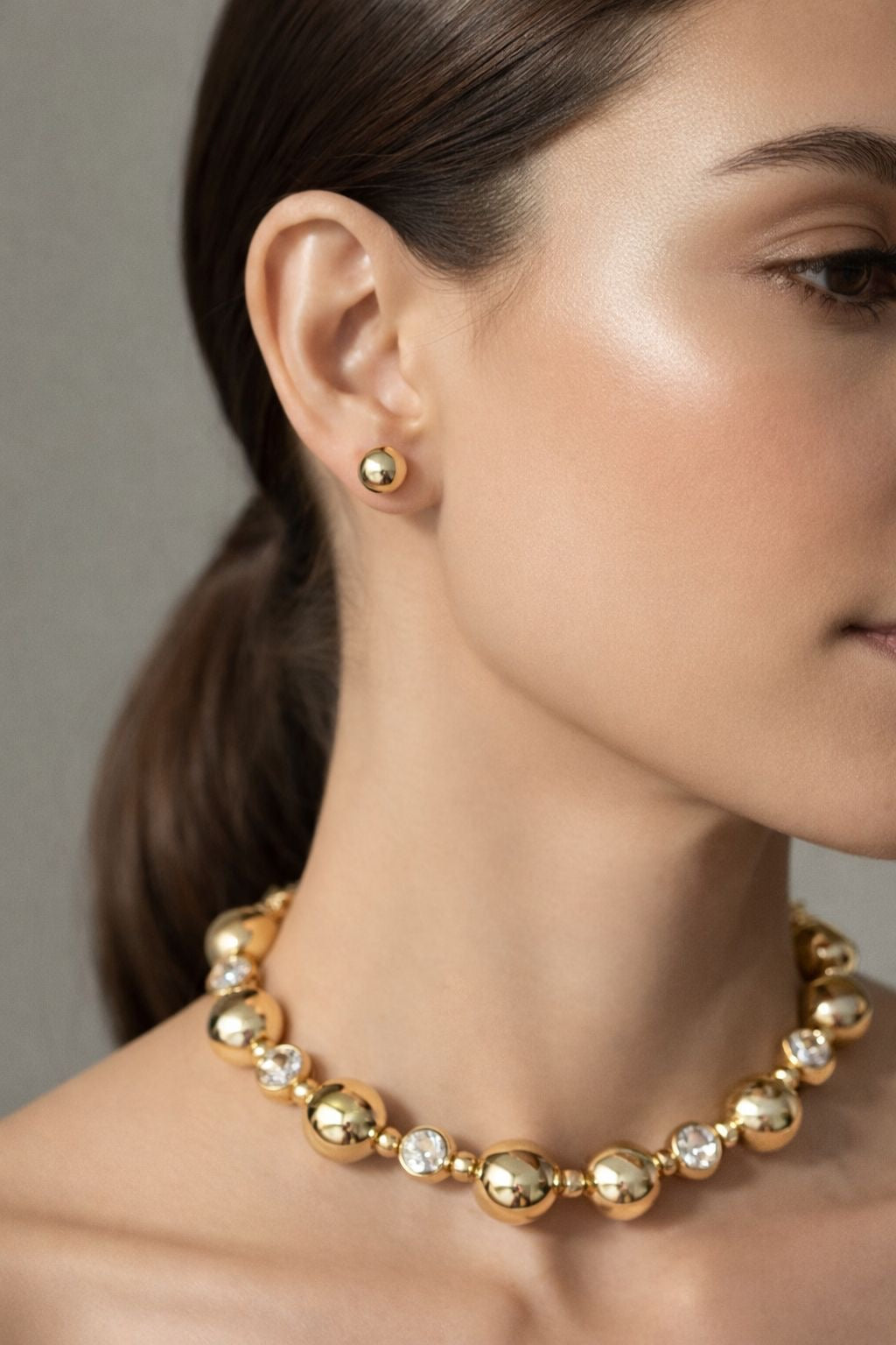 GOLD TONED STONE CHOKER WITH STUDS