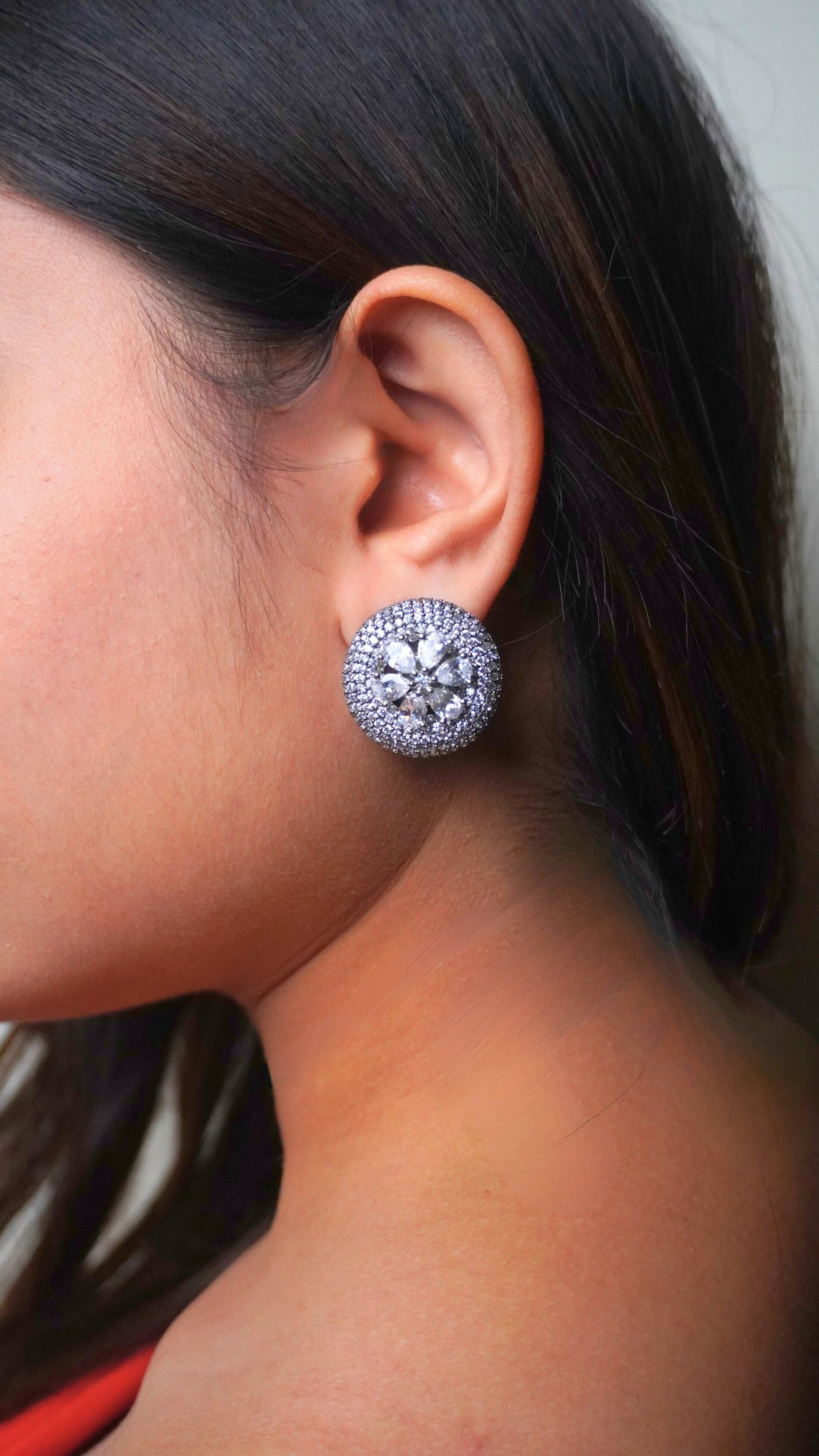 WHITE FLORAL NANO SETTING STUDS