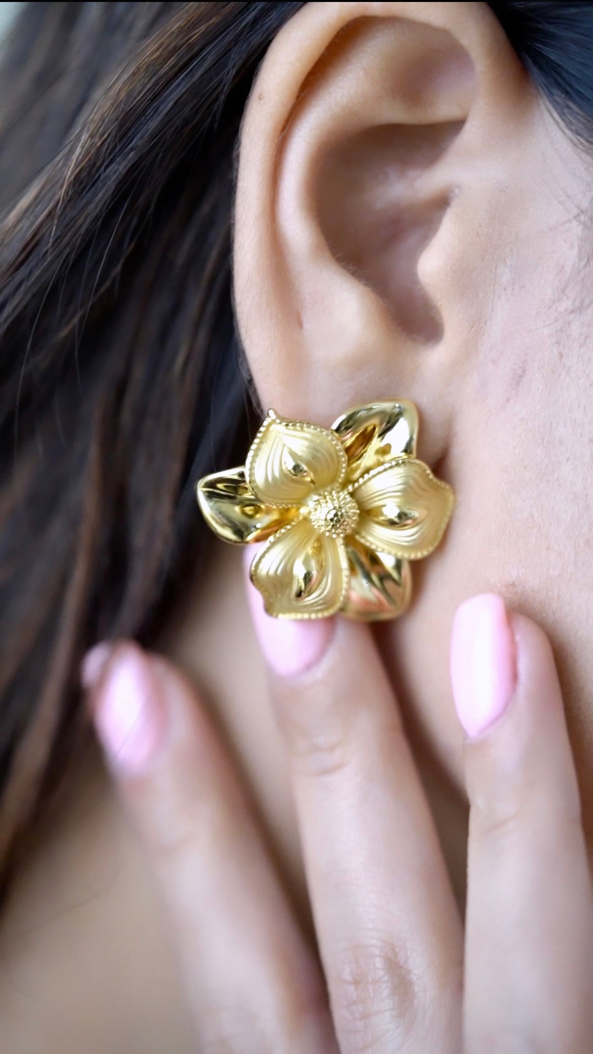 GOLD-TONED FLORAL TEXTURED STUDS