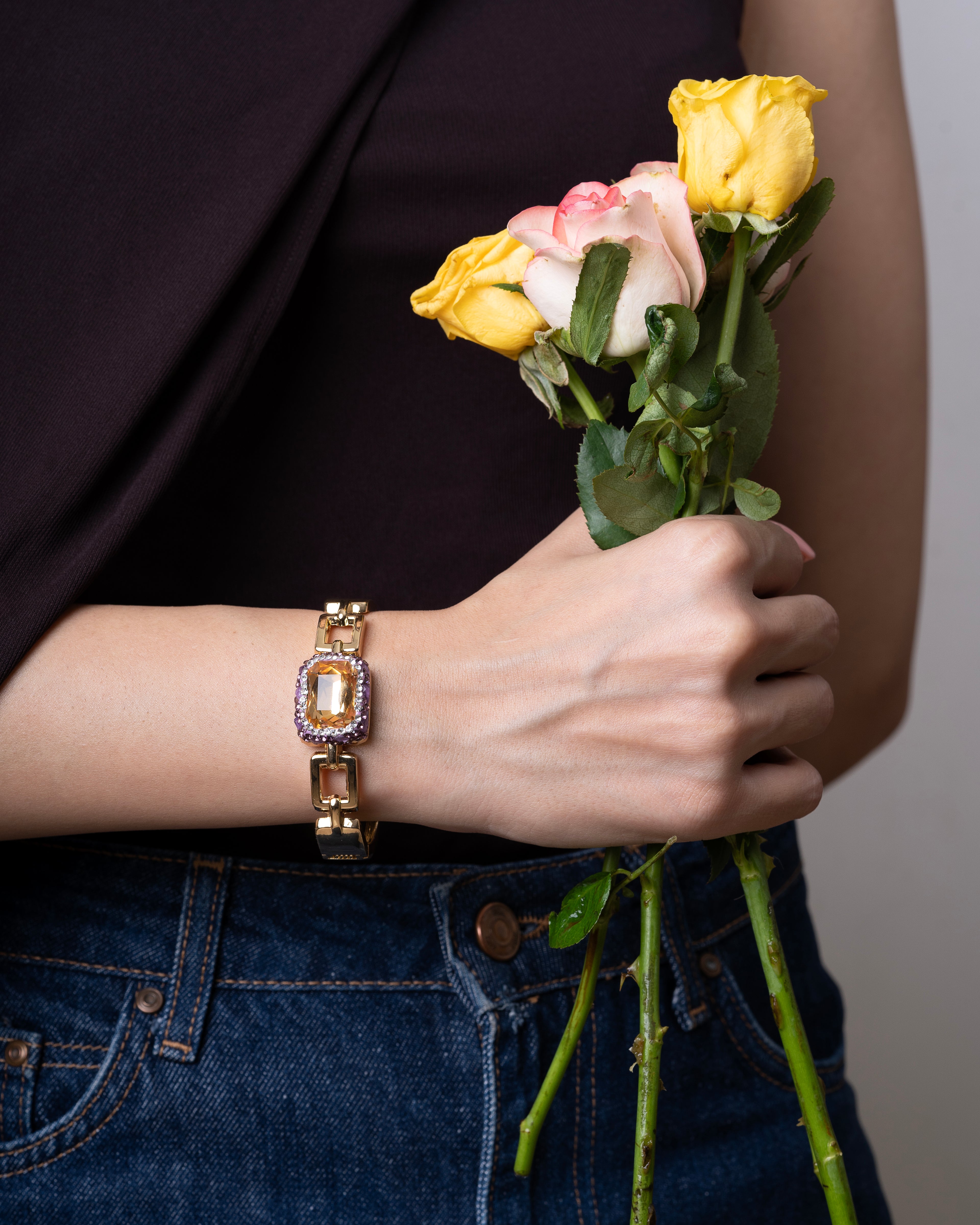 YELLOW STONE GOLD CHAINLINK BRACELET WITH PURPLE STONES