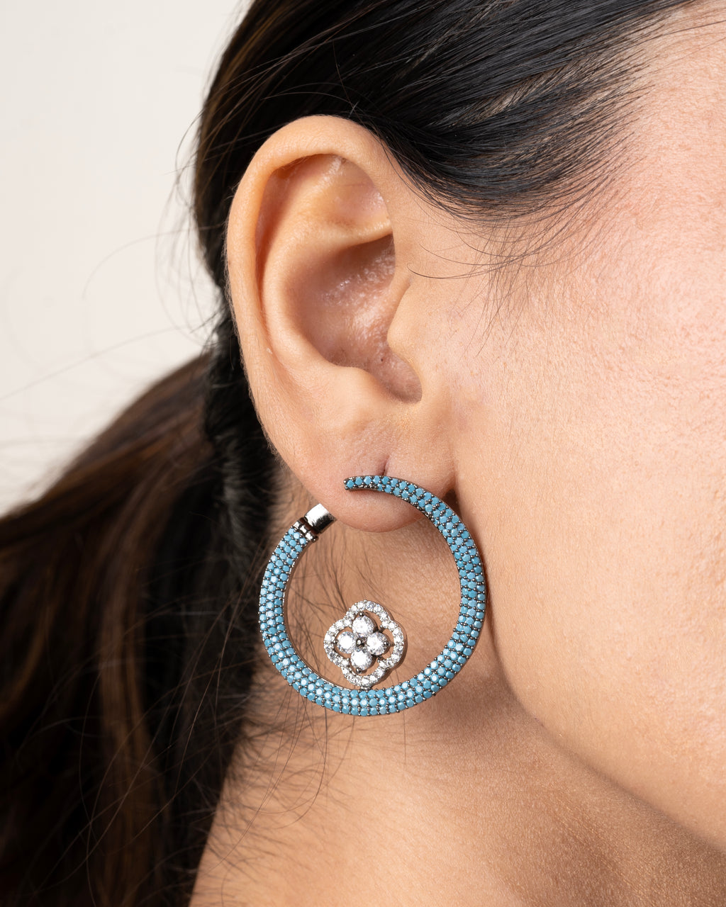 BLUE ROUND HOOPS WITH FLORAL MOTIF