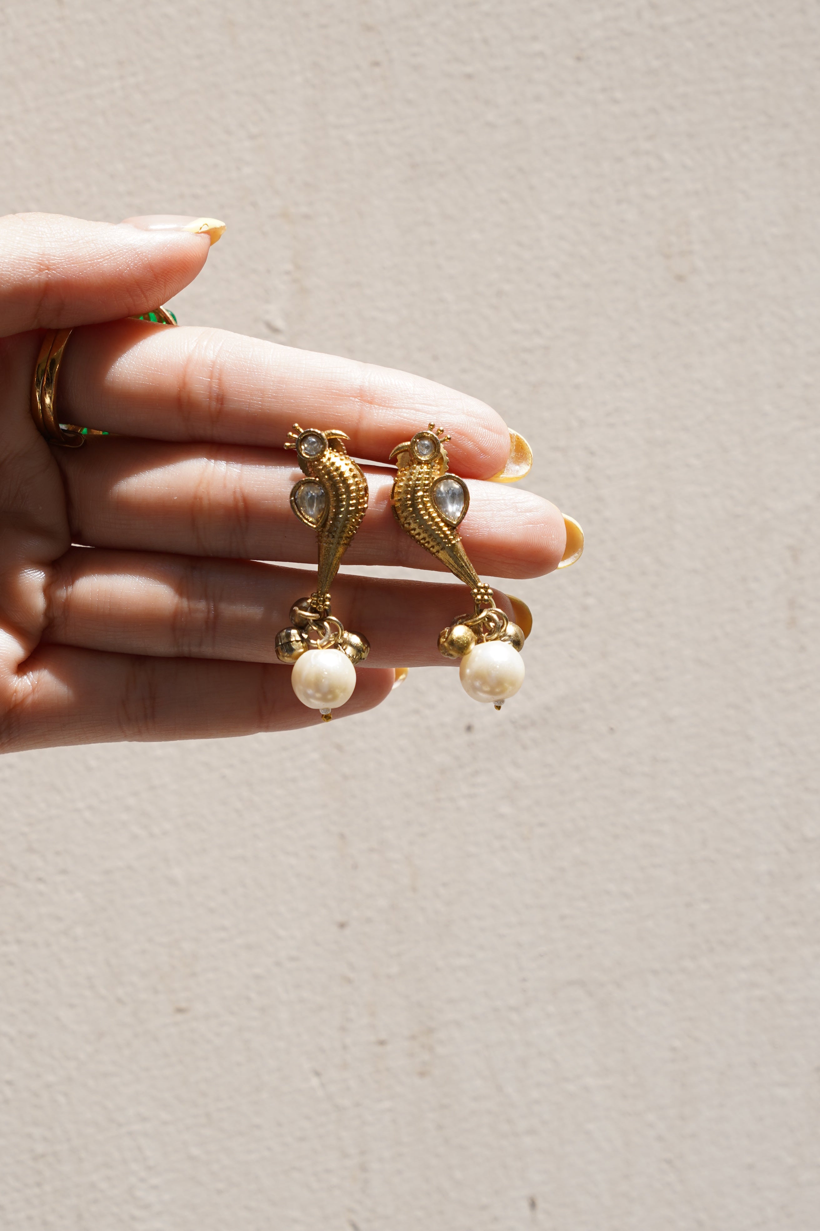 GOLD-PLATED MAROON STONE HASLI WITH BIRD EARRINGS