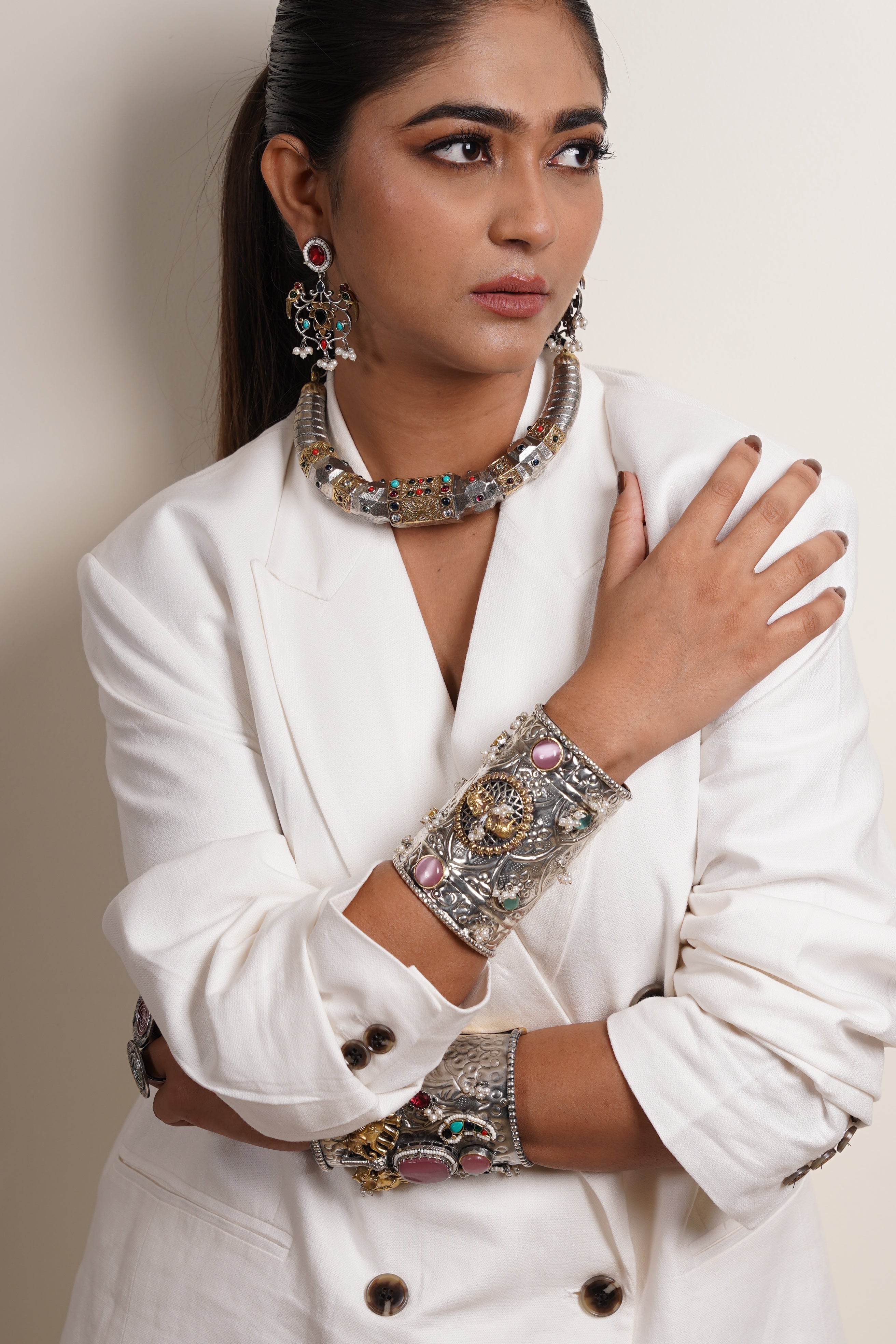 DUAL-TONED DOUBLE SIDED- MULTI STONE/PLAIN HASLI WITH EARRINGS