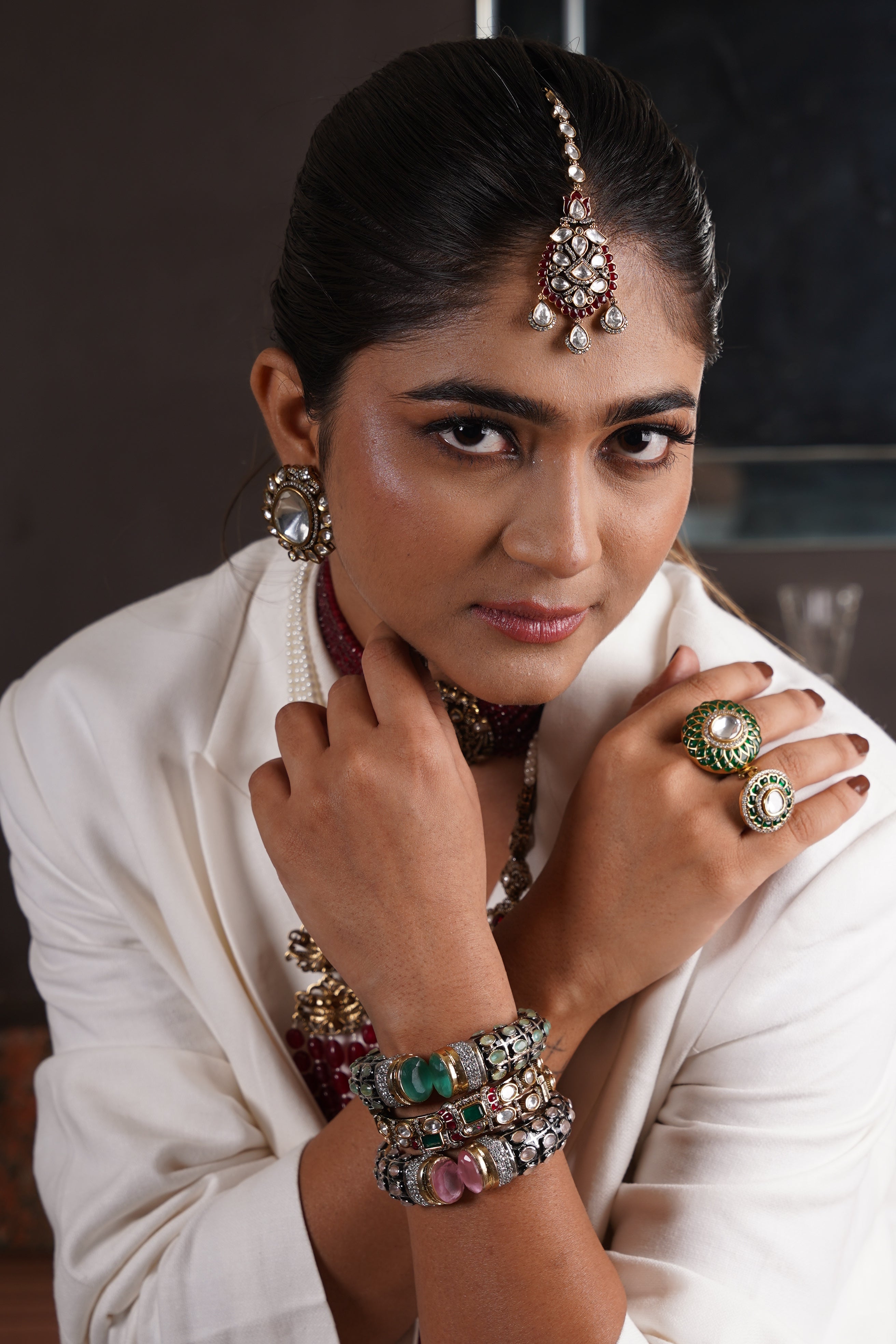 MAROON KUNDAN MAANG TIKKA WITH DROPLETS