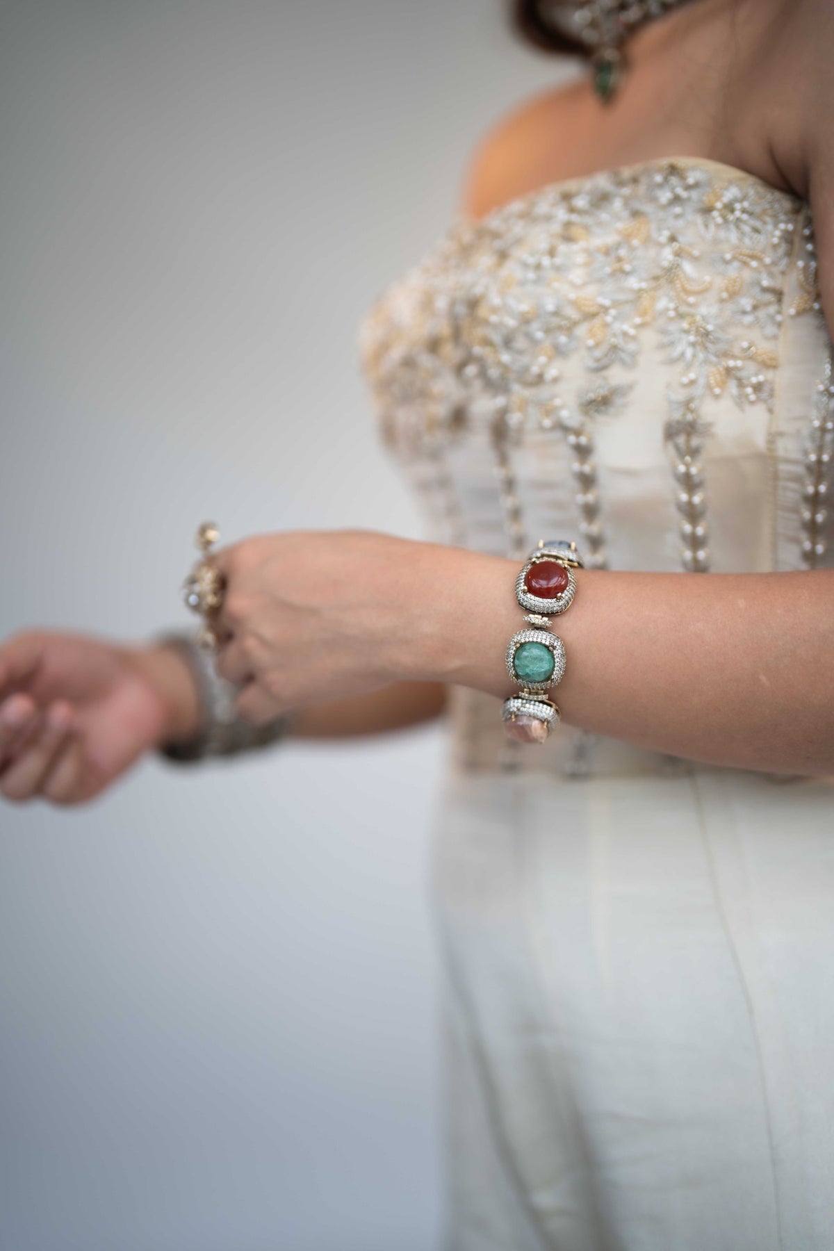 MULTICOLOURED STONE ANTIQUE GOLD SQUARE BRACELET