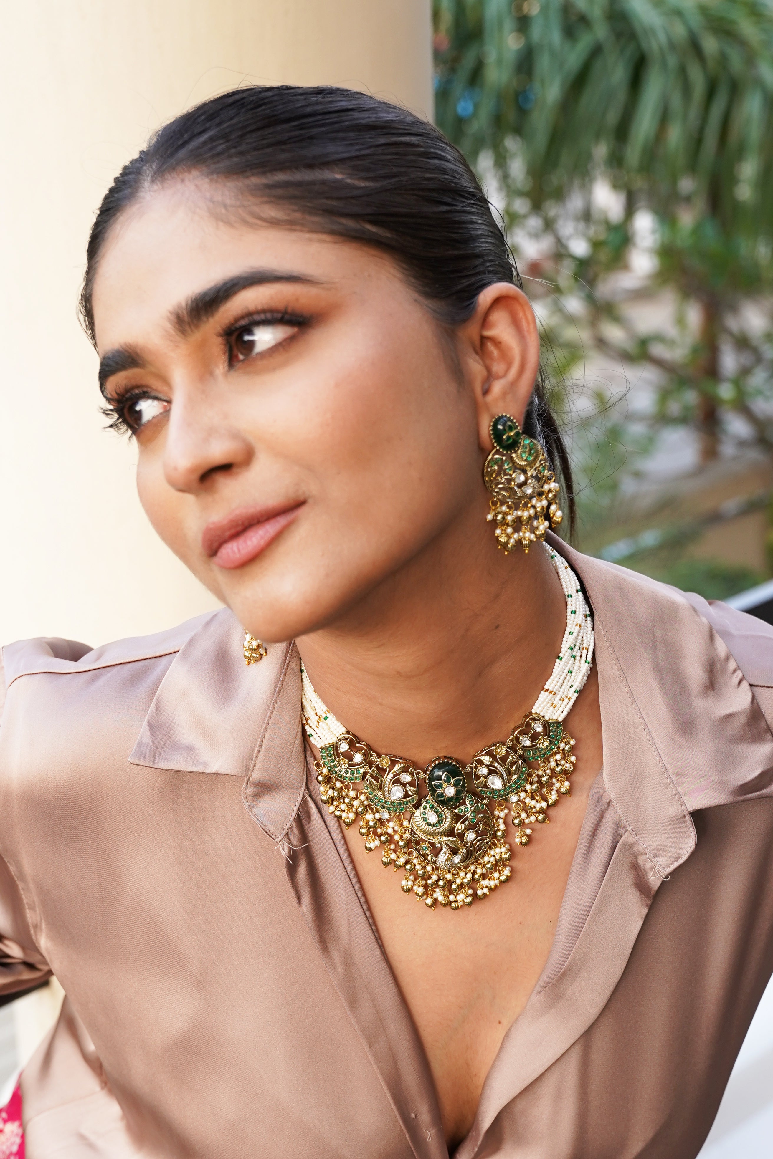 GREEN STONE GOLD PLATED KUNDAN NECKPIECE SET WITH EARRINGS