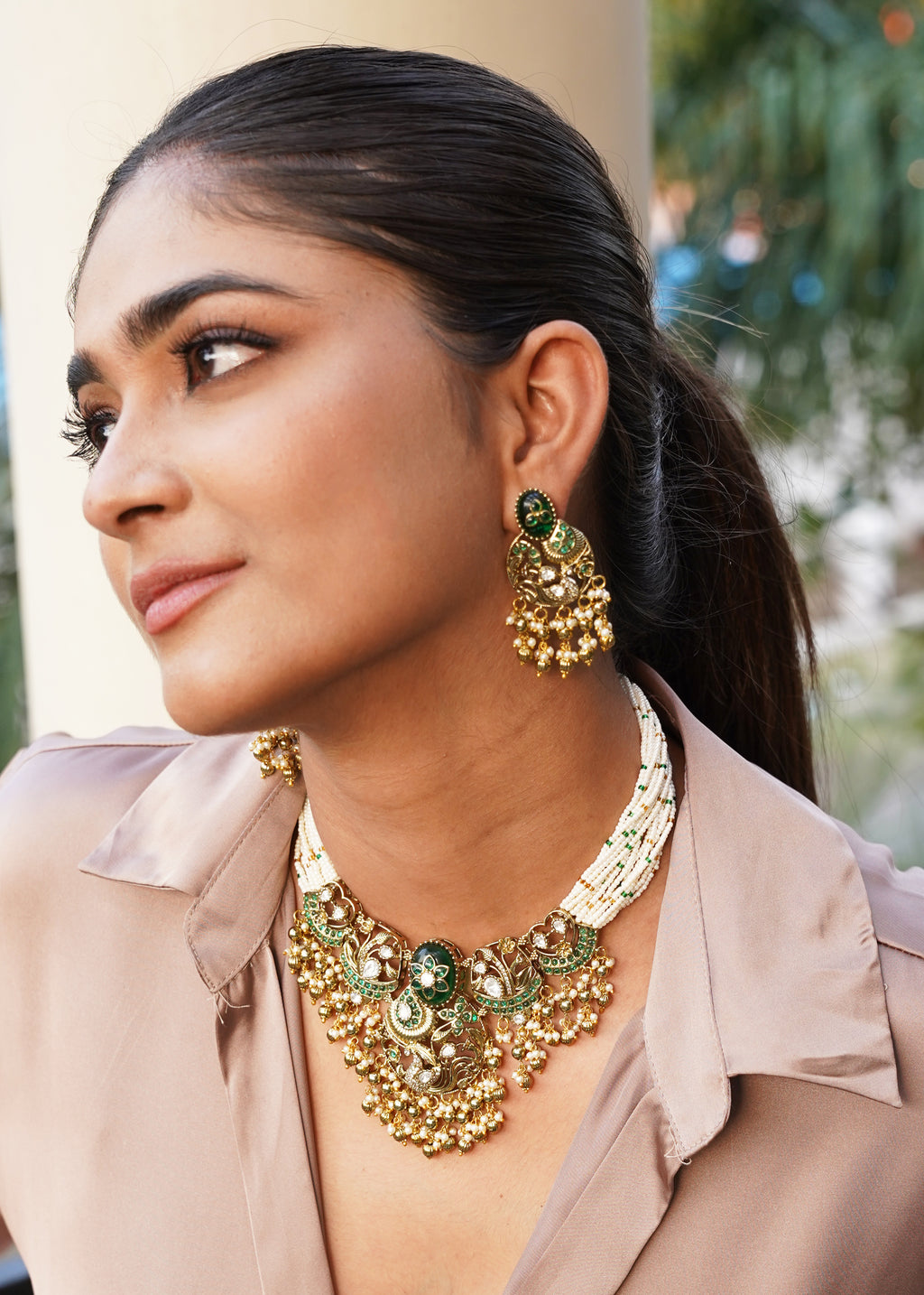 GREEN STONE GOLD PLATED KUNDAN NECKPIECE SET WITH EARRINGS