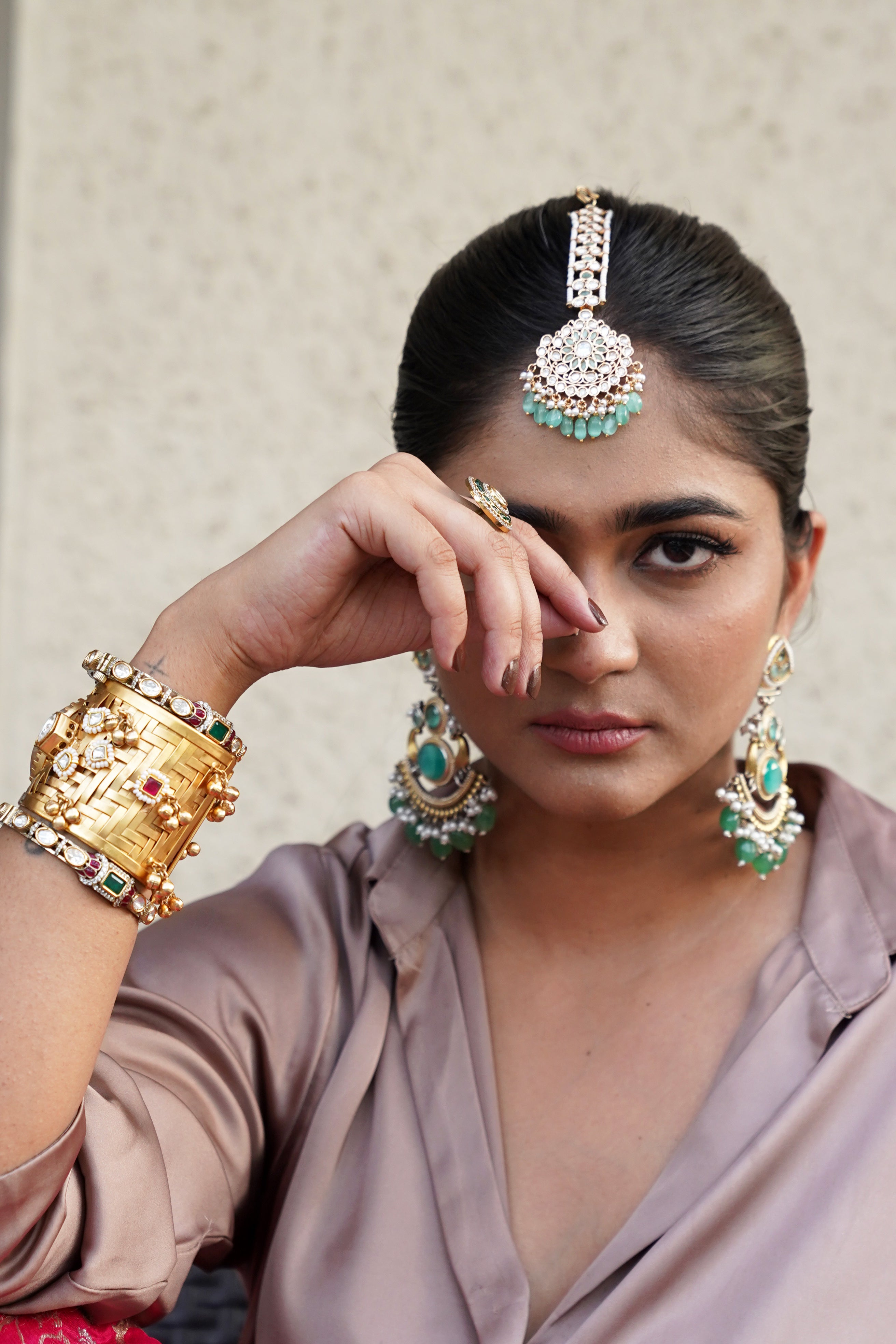 SEA GREEN KUNDAN MAANG TIKKA WITH PEARLS