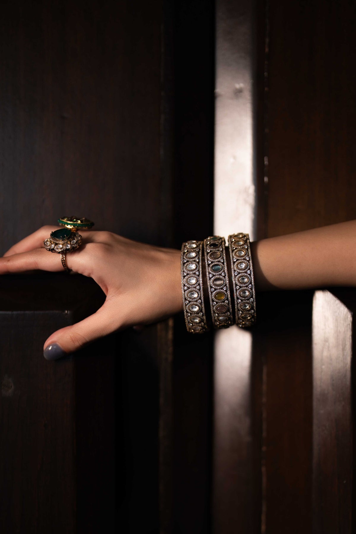 WHITE KUNDAN STONE KADA (1 pc)