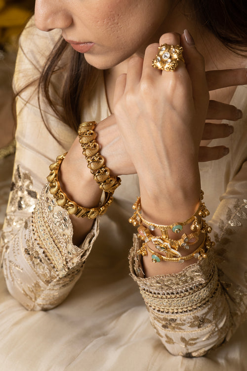 ANTIQUE GOLD ELEPHANT STYLE BANGLES