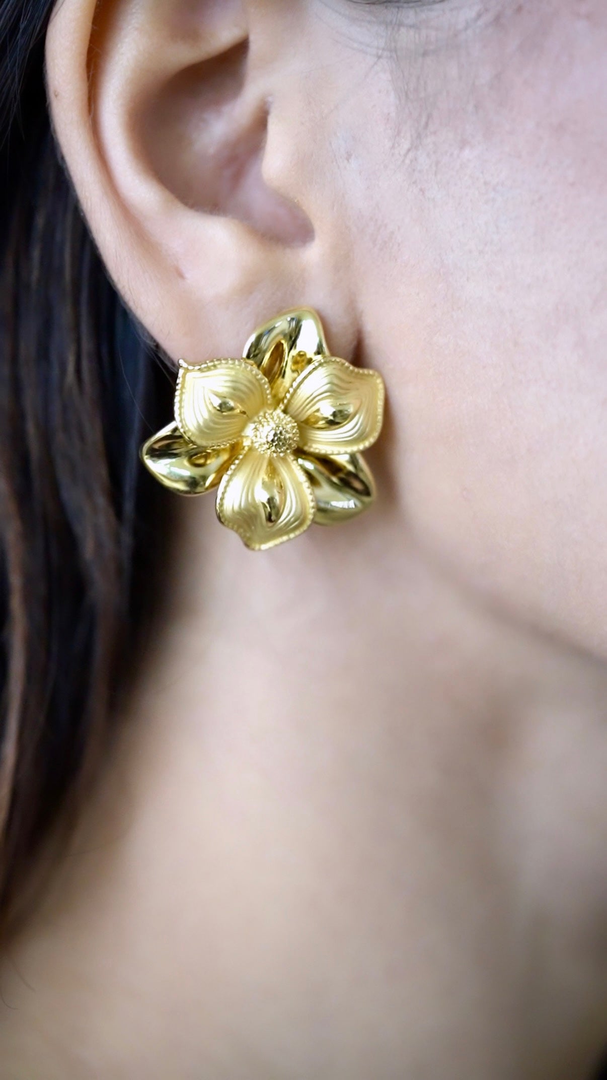 GOLD-TONED FLORAL TEXTURED STUDS