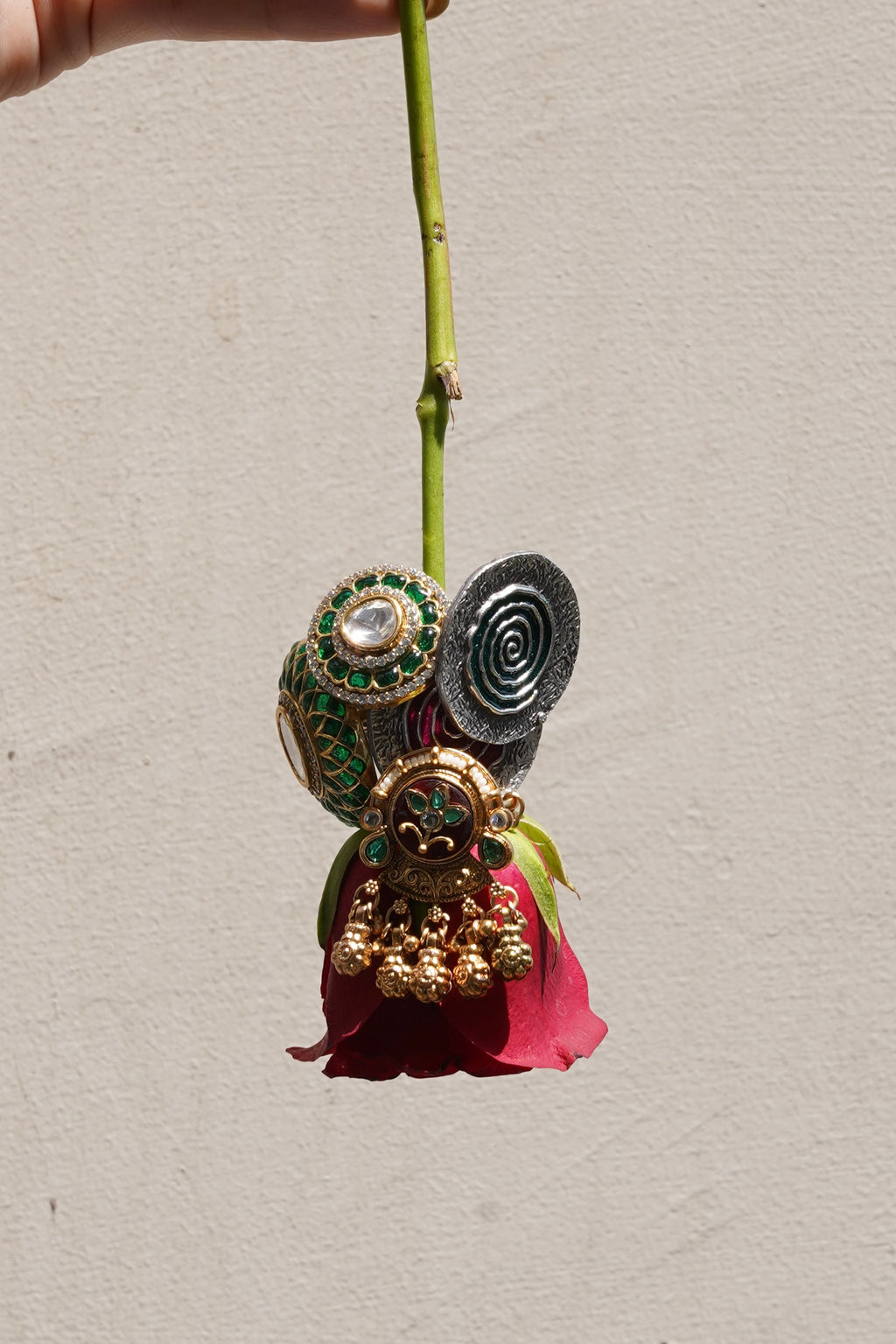 MAROON STONE RING WITH DROPS