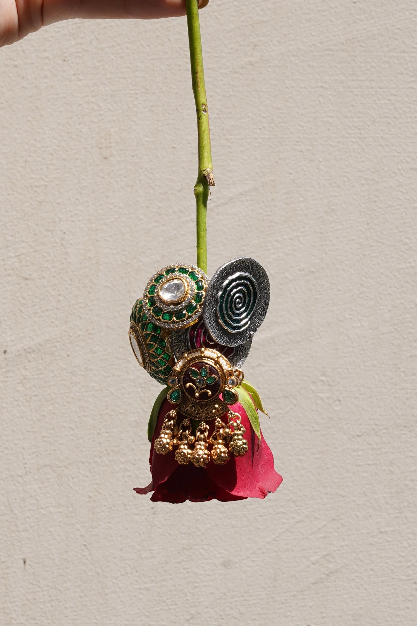MAROON STONE RING WITH DROPS