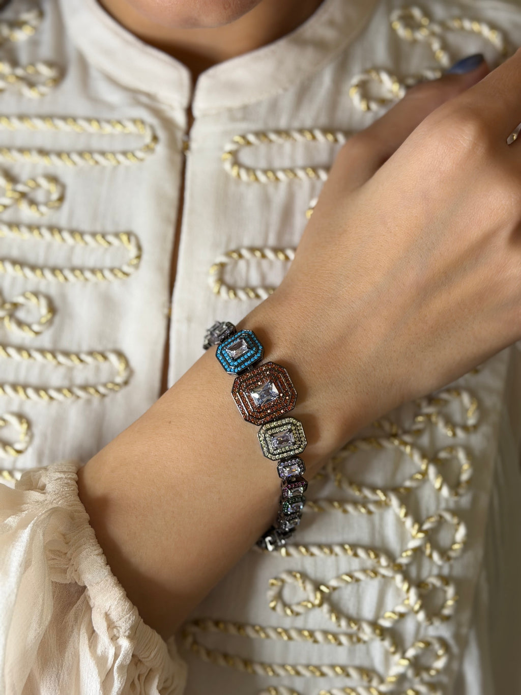 MULTICOLOURED STONE BRACELET